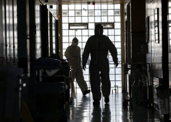Κορονοϊός: Η «έκρηξη» των κρουσμάτων φέρνει αλλαγές σε Σισμανόγλειο, ΝΙΜΤΣ και «Ερρίκος Ντυνάν»