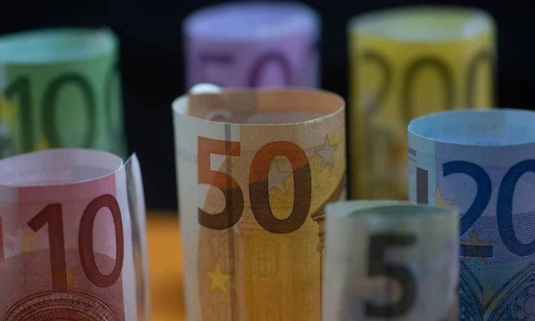 Δώρο Πάσχα 2021: Πόσα χρήματα δικαιούστε – Πότε θα πληρωθoύν οι εργαζόμενοι σε αναστολή