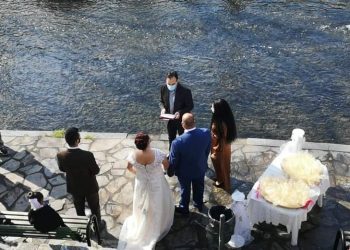 Ψίθυροι καρδιάς στις όχθες του Ληθαίου για τη Φωτεινή και τον Γιάννη