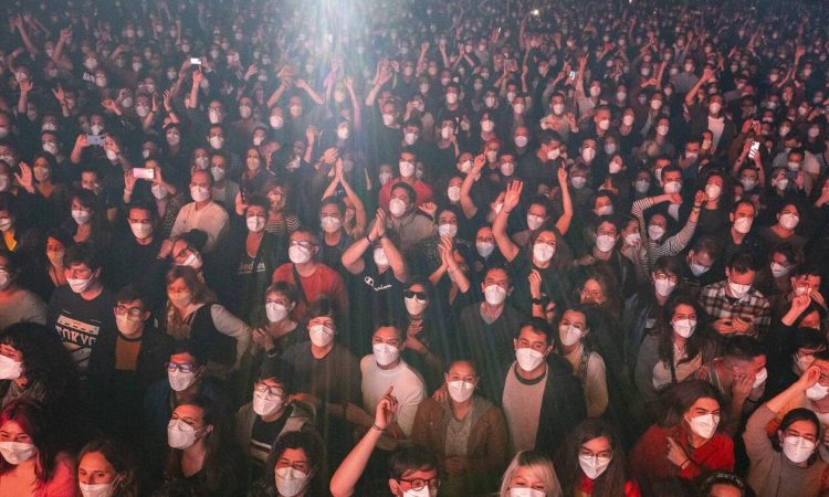 Συναυλία – πείραμα στη Βαρκελώνη: 5.000 θεατές με rapid test και μάσκες