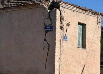 10 τα υπό κατεδάφιση σπίτια στο Ζάρκο μέχρι στιγμής μετά τον καταστροφικό σεισμό