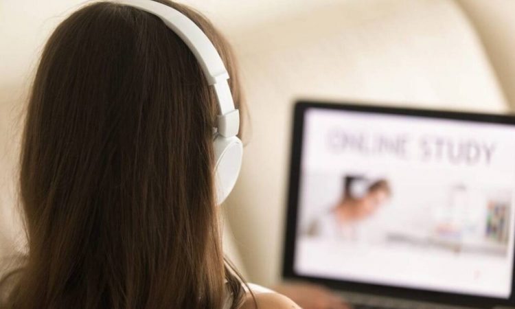 Την έναρξη του προγράμματος voucher «Ψηφιακή Μέριμνα» σηματοδοτεί η υπογραφή της σχετικής κοινής υπουργικής απόφασης των υπουργείων Οικονομικών, Ανάπτυξης και Επενδύσεων, Παιδείας και Θρησκευμάτων, Εργασίας και Κοινωνικών Υποθέσεων και Ψηφιακής Διακυβέρνησης