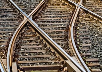 Τραγωδία με 9χρονη στη Ρωσία: Ο πατέρας της την έριξε κατά λάθος στις γραμμές του τρένου