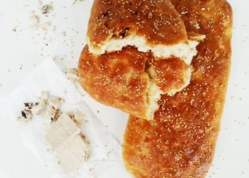 Λαγάνες γεμιστές χωρίς ζύμωμα