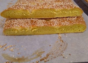 Λαγάνες με καλαμποκάλευρο και ζυμωτό αλεύρι