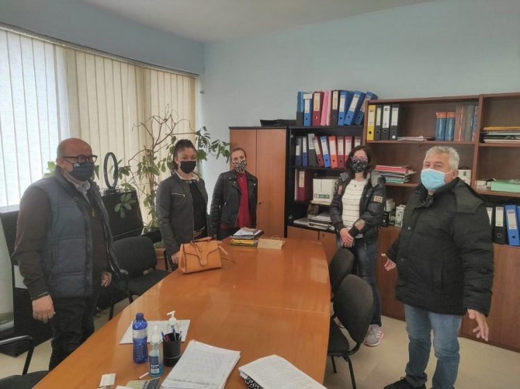 Τον Δήμαρχο Φαρκαδόνας επισκέφθηκαν εκπρόσωποι του συλλόγου γονέων-κηδεμόνων δημοτικού σχολείου Ζάρκου