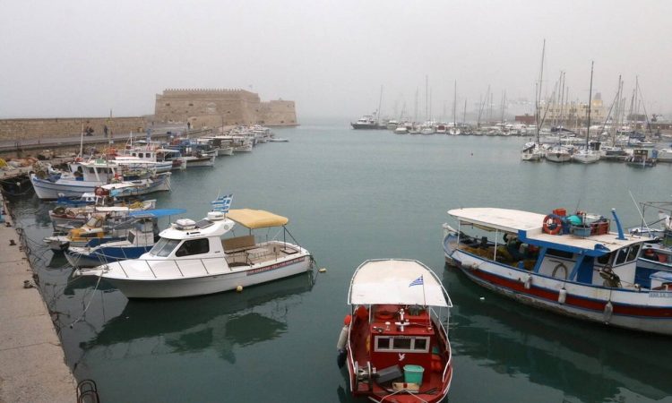Καιρός τώρα: Καιρός: Τρίτη με λασποβροχές, σκόνη και ισχυρούς νοτιάδες στο Αιγαίο