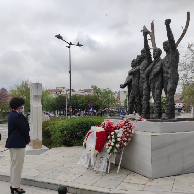 Ο Δήμος Τρικκαίων απέτισε φόρο τιμής στους 5 ΕΠΟΝίτες