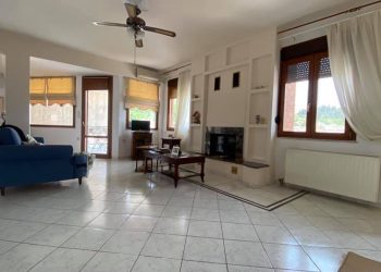 Ενοικιάζεται διαμέρισμα 200 τμ, πολυτελούς κατασκευής με θέα το Φρούριο των ΤΡΙΚΑΛΩΝ