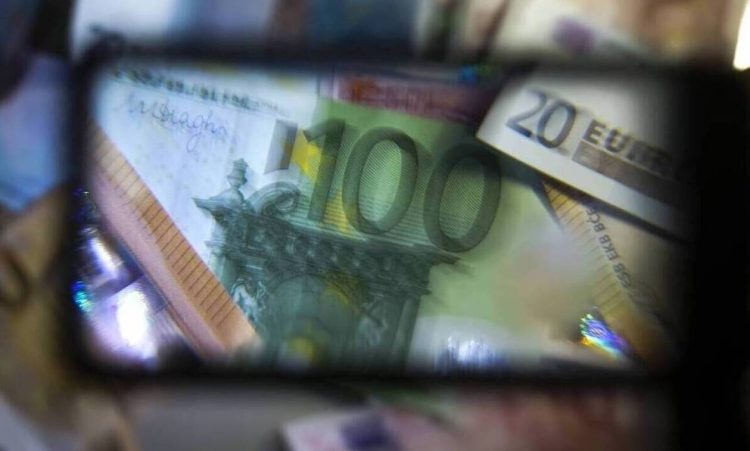 Αυτόματες επιστροφές φόρων σε επαγγελματίες και επιχειρήσεις