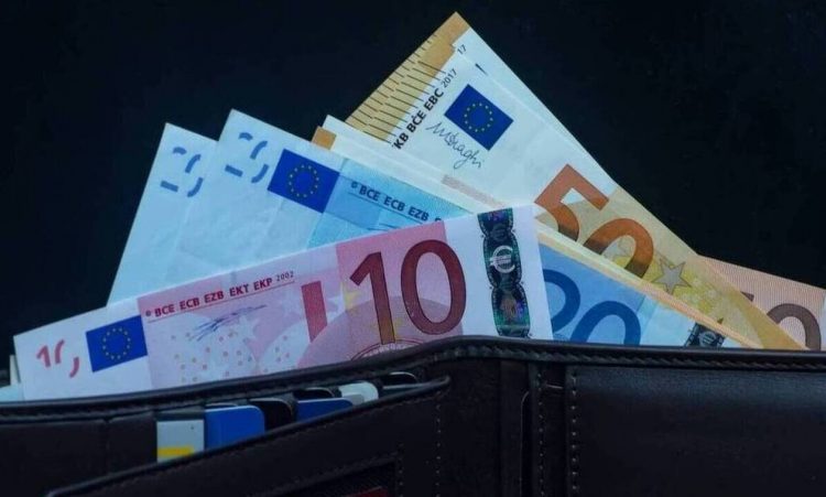 Προσωρινές συντάξεις: Τα ποσά για μισθωτούς και ελεύθερους επαγγελματίες