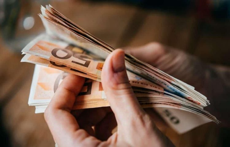 Ξεκινά να πληρώνει το πρόγραμμα «ΑΝΑΣΑ»