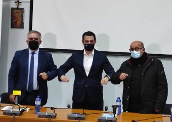 Ανακοινώθηκε από τον Υπουργό Περιβάλλοντος και Ενέργειας Κώστα Σκρέκα εγκατάσταση δικτύου φυσικού αερίου σε σύσκεψη στο Δημαρχείο Φαρκαδόνας