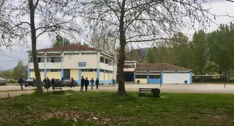 Αναφορά στη Βουλή για αίτημα Δήμου Φαρκαδόνας για επιχορήγηση  προς αποκατάσταση ζημιών στις σχολικές μονάδες