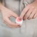DIY beauty: Έτσι θα φτιάξεις μόνη σου ένα lip balm για τα χείλη σου για να είναι πάντα ενυδατωμένα