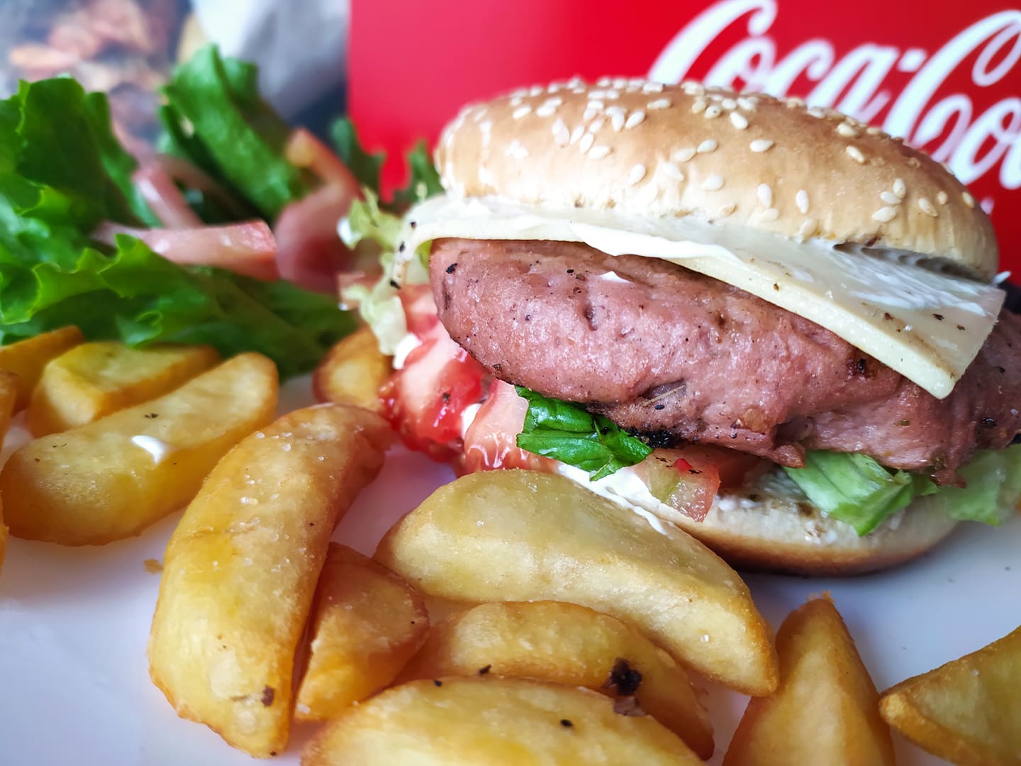 Meatless burger, φαλάφελ, καλαμάρια και πολλές άλλες ξεχωριστές