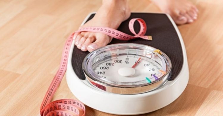 Επιτάχυνση μεταβολισμού: 12 εύκολοι τρόποι για να αυξήσεις τον μεταβολισμό σου και να καις θερμίδες όλη μέρα