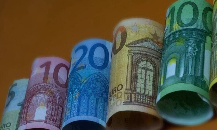 ΟΠΕΚΑ: Πότε θα πληρωθούν τα επιδόματα λόγω Πάσχα – Οι δικαιούχοι