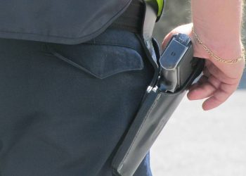 ΗΠΑ: 17χρονος σκότωσε συνομήλικη φίλη του προσπαθώντας να ξεμπλοκάρει όπλο