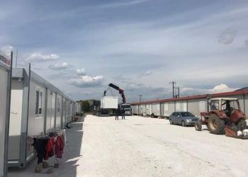197 οικογένειες εγκαταστάθηκαν σε οικίσκους και τροχόσπιτα ένα μήνα μετά τον καταστροφικό σεισμό