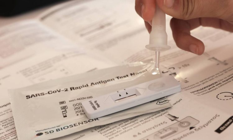 Self test: Τι ισχύει από την Δευτέρα για εργαζόμενους και εργοδότες – Για ποιους είναι υποχρεωτικό