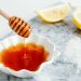 DIY scrub προσώπου με μέλι για λιπαρές επιδερμίδες