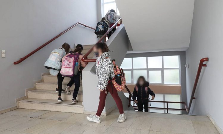 Λύκεια: Με σχολική κάρτα και self test επιστρέφουν οι μαθητές – Τι θα γίνει με Γυμνάσια, Δημοτικά