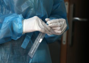 Self test: Από σήμερα στη «φαρέτρα» το νέο όπλο κατά του κορονοϊού- Με προτεραιότητα η παραλαβή τους