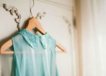 Να τι πρέπει να κάνετε για να μυρίζουν τα ρούχα σας πάντα τέλεια (χωρίς να τα πλένετε με μαλακτικό)