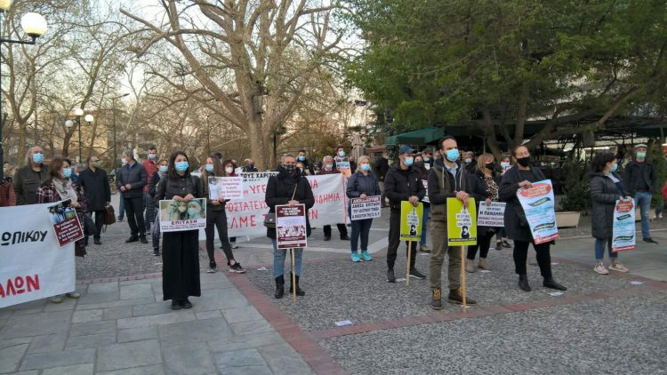 Δυναμική κινητοποίηση μετά μουσικής από υγειονομικούς και εργαζόμενους