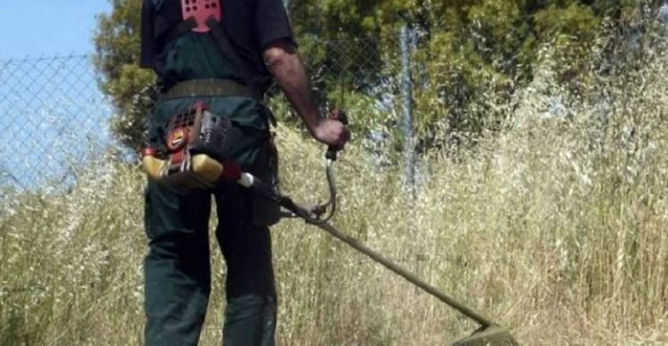 Ατύχημα για Λαρισαίο με χορτοκοπτικό μηχάνημα – Τραυματίστηκε στην ευαίσθητη περιοχή και μεταφέρθηκε στο Πανεπιστημιακό Νοσοκομείο