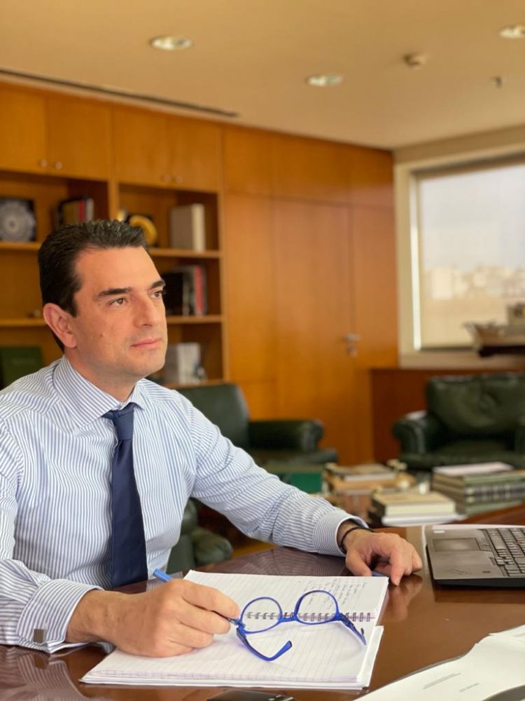 Στην πρώτη συνεδρίαση της Κυβερνητικής Επιτροπής Βιομηχανίας τοποθετήθηκε ο Υπουργός Περιβάλλοντος και Ενέργειας, Κώστας Σκρέκας