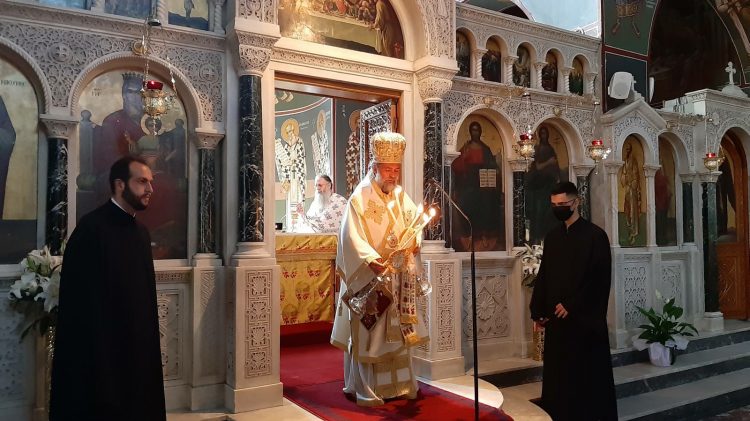 Κυριακή του Παραλύτου και Δοξολογία επί τη Γενοκτονία των Ποντίων στον Μητροπολιτικό ναό Τρικάλων