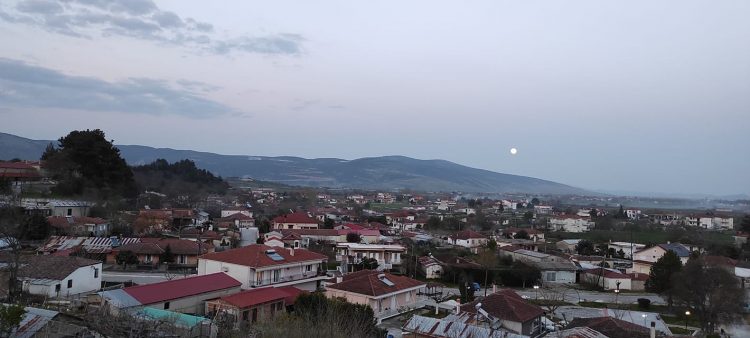 Οδοστρωσία στην διαδρομή Αγία Τριάδα-Κρηνίτσα