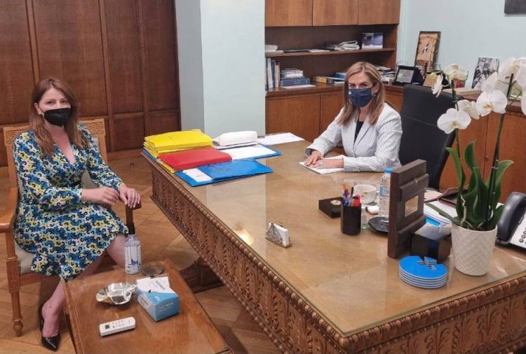 Συνάντηση Παπακώστα για δημιουργία κέντρου ημέρας παιδιών και εφήβων στα Τρίκαλα