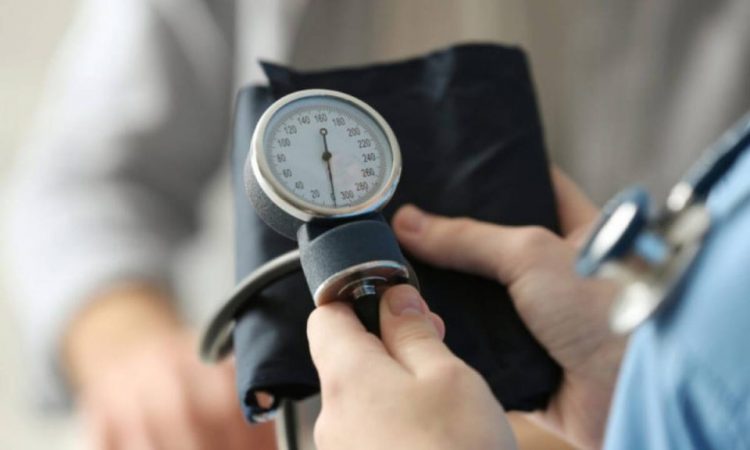 Ανεβασμένη πίεση: 5 «ύπουλες» ΚΑΙ άγνωστες αιτίες που πιθανώς αγνοείτε