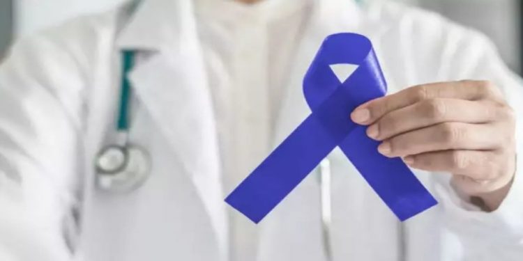Αν είστε πάνω από 45, κάντε εξέταση γι’ αυτόν τον καρκίνο, λένε οι ειδικοί