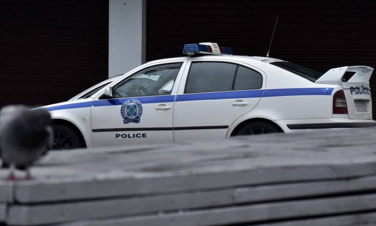 Αγία Παρασκευή: Πανικός στην εκκλησία πριν από την Ανάσταση – Έβγαλαν καραμπίνες