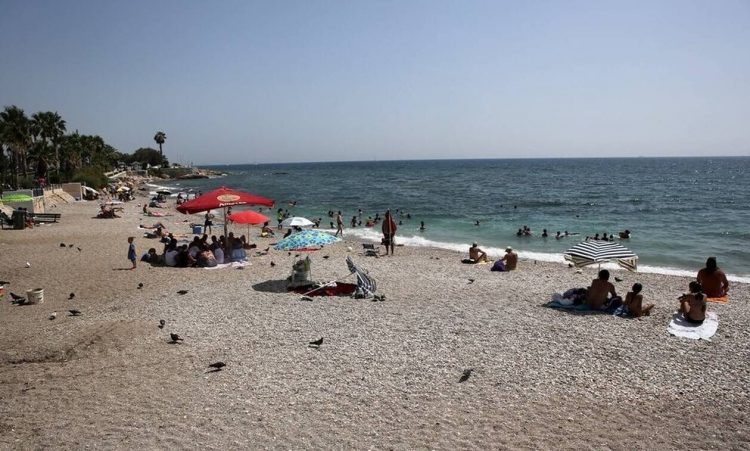 Μίνι καύσωνας με 35αρια έως τη Δευτέρα – Ο καιρός για όλη τη χώρα