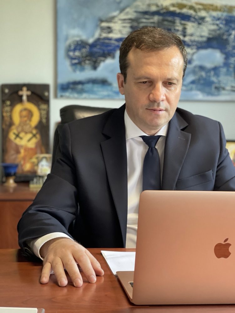 Για τους Έλληνες της διασποράς η ομιλία του Θανάση Λιούτα στη Βουλή