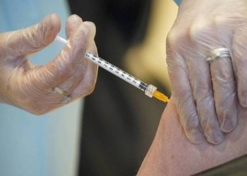 Κορονοϊός: Αποτελεσματικά τα εμβόλια της Pfizer και της AstraZeneca κατά της ινδικής μετάλλαξης