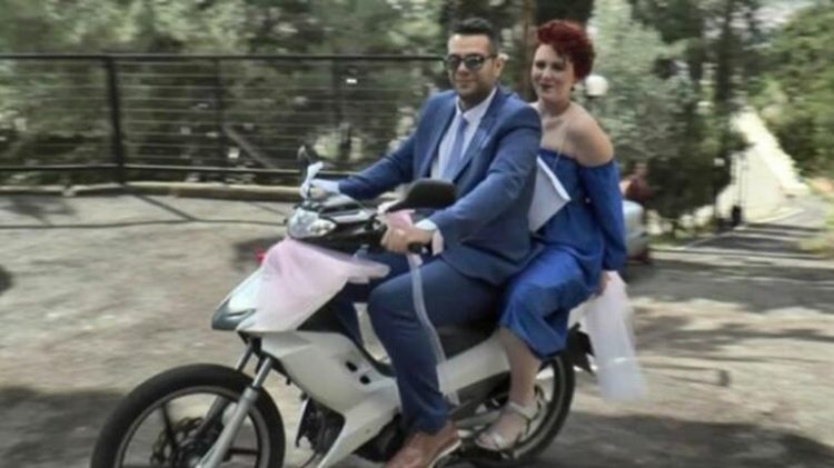 Τρικαλινός γαμπρός πήγε στον γάμο του με το “παπί” – Παραλίγο να καεί και το φόρεμα της κουμπάρας!
