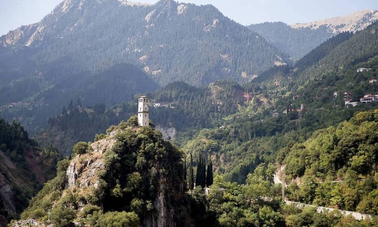 Γιατί το Καρπενήσι λέγεται έτσι αφού δεν είναι νησί;