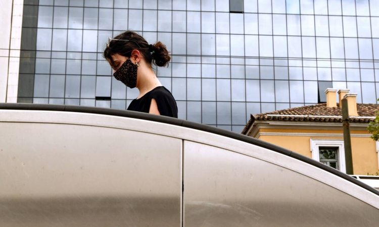 Άρση μέτρων: Προς επέκταση το ωράριο κυκλοφορίας – Τι θα γίνει με μουσεία, σινεμά, συναυλίες