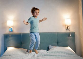 Όταν το νήπιο αργεί να κοιμηθεί το βράδυ – Τι μπορείτε να κάνετε