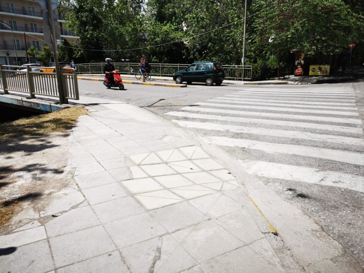 Ράμπες για Αμεα και εμποδιζόμενα άτομα στα Τρίκαλα