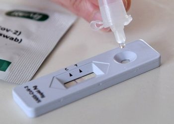 Ομοσπονδία ΕΒΕ Ν. Τρικάλων: Υποχρεωτικά τα self tests σε αυτοαπασχολούμενους κι εργαζόμενους