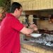Παραδοσιακός κι άριστος ψήστης… ο Υπουργός