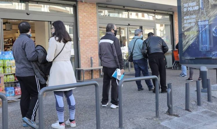 Ωράριο καταστημάτων και σούπερ μάρκετ: Έτσι θα κάνετε τα ψώνια της τελευταίας στιγμής για το Πάσχα