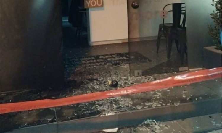 Στόχος εμπρηστικής επίθεσης καταστήματα της συζύγου του Νίκου Χαρδαλιά